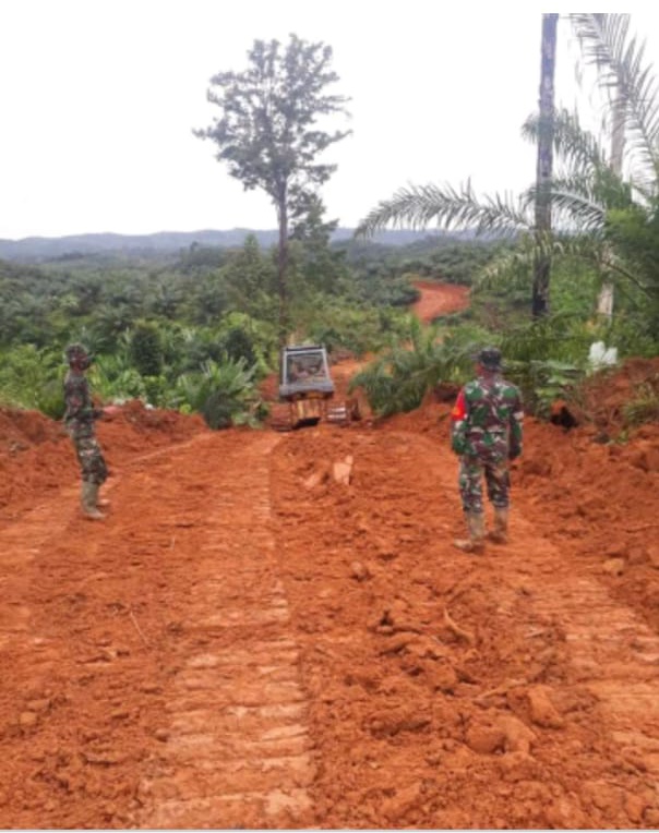 Kodim 0313 Kerahkan Alat Berat Untuk Percepat Kegiatan TMMD