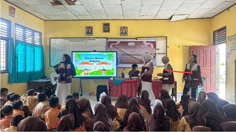 Mahasiswa KUKERTA UNRI Sosialisasi Stop Bullying Kepada Siswa SDN 006 Kampar