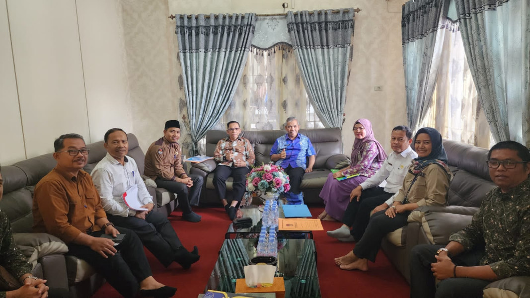 KPU Kampar Audiensi Dengan Pj.Bupati,untuk persiapkan Kirab pemilu 2024.
