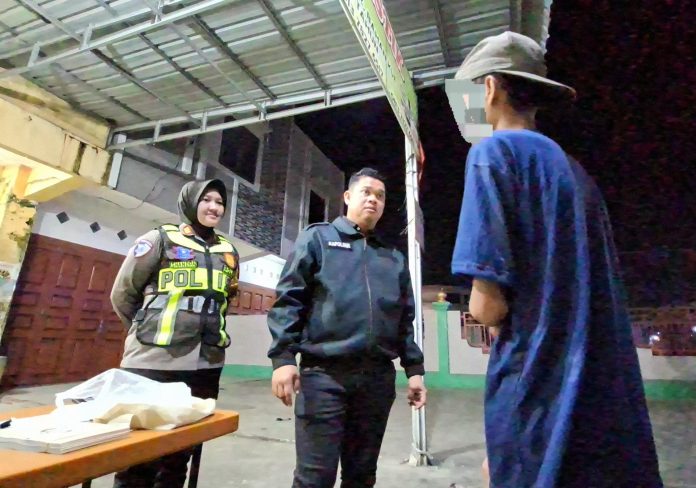 Jalankan Atensi Kapolres Bengkalis Kapolsek Mandau Bersama Satlantas Polres Bengkalis Lakukan Razia