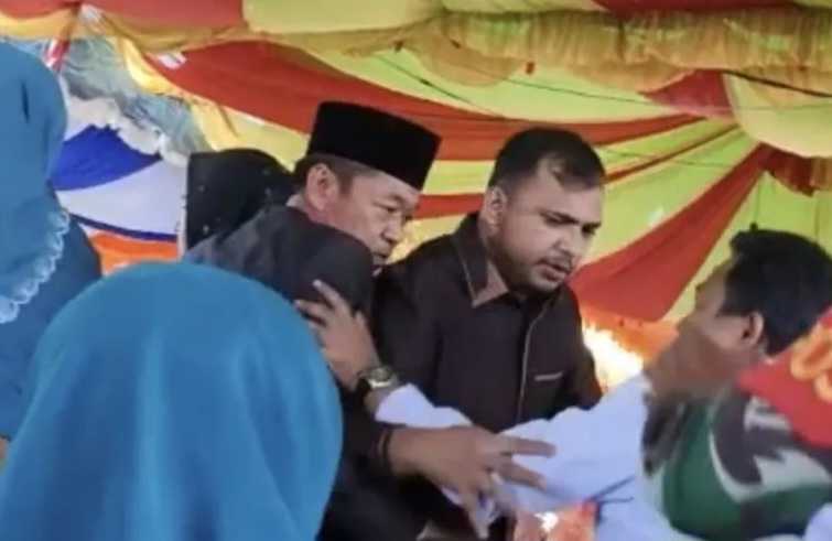 Viral, Bupati Rohil dan wakilnya cekcok di pelantikan penghulu